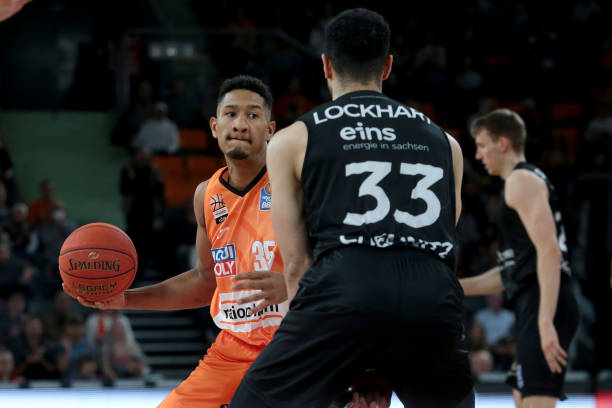 和分析师们 和分析师们